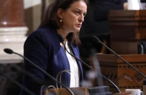Vereadores dão impulso secreto às contratações verbais, apesar da tensão com prefeito