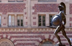 USC promete nutrição acadêmica aos alunos após vídeo viral sobre insetos e mofo