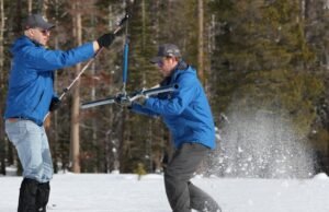 Tempestades recentes aumentaram a neve na Califórnia, mas ainda há um longo caminho a percorrer