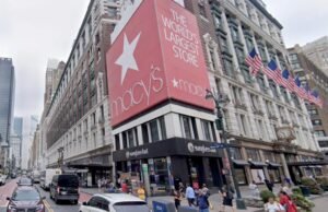 Um funcionário do xerife foi esfaqueado enquanto trocava seu filho no banheiro da Macy’s