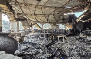 Incêndio em viagem noturna no estado indiano de Cun 25