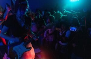 Festas de quintal, todos lugares novos, permitem que os jovens saiam