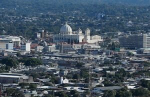 Dívida pública de El Salvador ultrapassará 89% do PIB até novembro de 2025