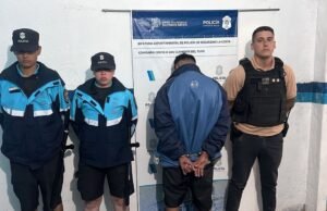 Ele roubou um vendedor de verduras em Berazategui, matou o pai de um policial e foi preso em San Clemente quatro meses depois.