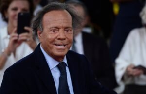 Dois ex-funcionários da casa de Julio Iglesias o acusaram de agressão sexual