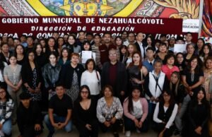 Primeiro ano de graduação na Escola Municipal de Idiomas de Nezahualcóyotl