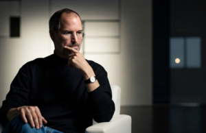 Steve Jobs e a rebelião nos detalhes: lições aprendidas pelo CEO do Airbnb e rejeitadas pela geração Z