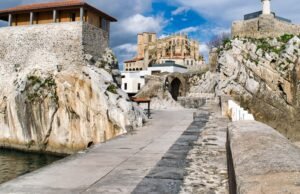 Cidades medievais no norte de Espanha com luzes do século XIX: praias únicas e gastronomia excepcional