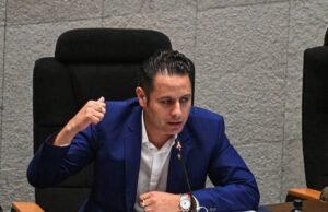 Edmand Lara, vice-presidente boliviano, perdeu popularidade e apoio social contra a gestão de Rodrigo Paz