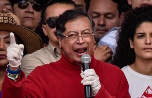 Gustavo Petro pede uma nova mobilização e defende o decreto do salário mínimo como mandato constitucional.