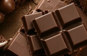 Um camionista que transportava 12.500 quilos de chocolate no valor de 110 mil euros desviou a mercadoria e vendeu-a por mais 1.200 euros: foi condenado a 1 ano de prisão.