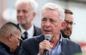 Álvaro Uribe reitera o total apoio do Centro Democrático à operação dos Estados Unidos na Venezuela: “Segurança jurídica”