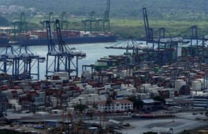 O Panamá cancelou um acordo que permitia que uma subsidiária da empresa CK Hutchison Holdings de Hong Kong operasse dois portos no Canal.