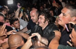 Javier Milei conclui sua visita a Mar del Plata: será a atração principal do Festival Derecha e assistirá às obras de Fátima Florez