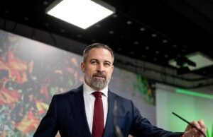 Veja como vão as pesquisas: o Vox continua a conquistar eleitores e os grupos de direita ampliam sua distância em relação à esquerda.