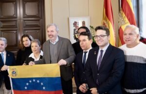 Azcón compromete-se a convocar eleições democráticas na Venezuela “dentro de 30 dias”