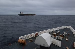 EUA apreendem petroleiro com destino à Rússia após duas semanas de caçada humana no Atlântico