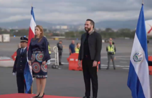Nayib Bukele chegou à Costa Rica onde conhecerá Rodrigo Chaves