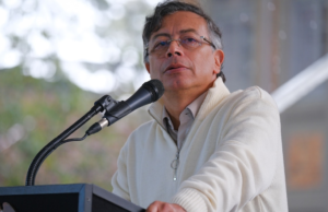 A recente declaração de Gustavo Petro sobre o motivo do roubo de celulares em Bogotá gerou polêmica: “É por amor”