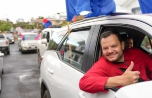Costarriquenhos comemoram nas ruas antes das eleições nacionais