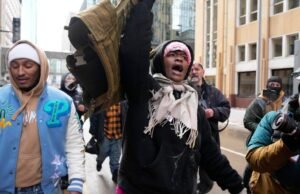 Opositores vão atrás dos conservadores em meio à repressão à imigração em Minneapolis
