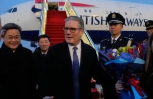 A viagem do líder britânico à China é um ato de equilíbrio entre comércio, segurança nacional e Trump