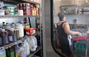 Aqui está uma lista de restaurantes de Los Angeles que apoiam a greve em massa de sexta-feira com doações e muito mais