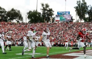 O futebol universitário precisa parar de enganar o Rose Bowl