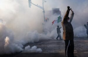 Manifestantes exigem que imigrantes deixem Minneapolis após tiroteio mortal