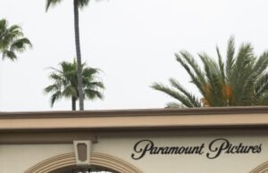 Paramount estende prazo de licitação para atrair executivos da Warner à medida que a batalha por procuração esquenta