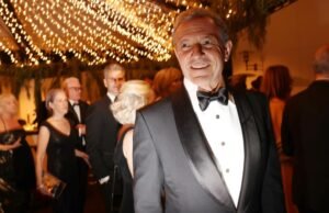 A remuneração de Bob Iger, da Disney, atinge US$ 45,8 milhões enquanto o conselho se prepara para a sucessão do CEO