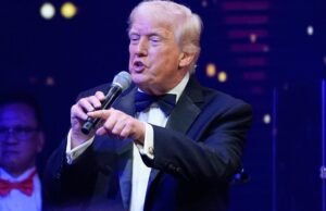 Trump adia aumento de tarifas sobre móveis estofados, armários de cozinha e penteadeiras por um ano