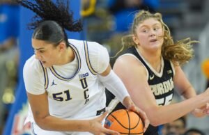 As mulheres da UCLA dominam Purdue por cerca de 50 pontos