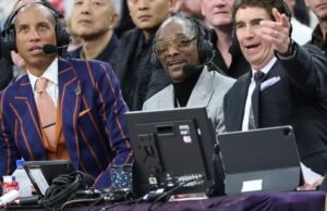 Snoop Dogg engraçado na análise do discurso de Steve Kerr