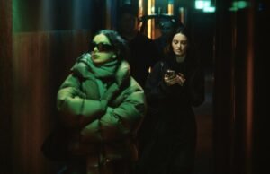 Crítica de ‘The Moment’: Charli XCX está preocupada com o verde