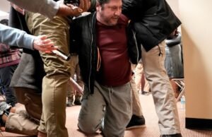 Homem preso em ataque a Ilhan Omar tem histórico ruim e fez postagens pró-Trump