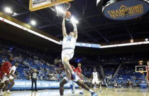 O que há de errado em assistir aos jogos de basquete da UCLA?