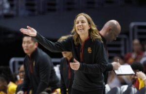 Lindsay Gottlieb, da USC, diz que Trojans em dificuldades estão “lá”, apesar de terem perdido cinco de seis