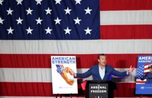 O secretário de Defesa Pete Hegseth visitou a fábrica de foguetes de Long Beach