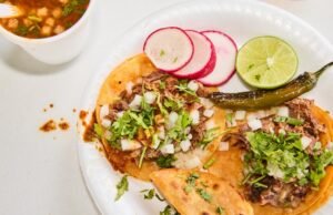 Os melhores tacos de birria e barbacoa para experimentar em Los Angeles