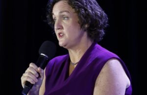 Katie Porter fala sobre a crise que abalou sua candidatura a governador