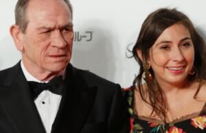 Filha de Tommy Lee Jones supostamente encontrada morta; Uma chamada para o 911 sugere um OD