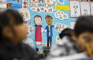 Abandonar o registro. Incerteza orçamentária. LAUSD alerta sobre demissões e cortes