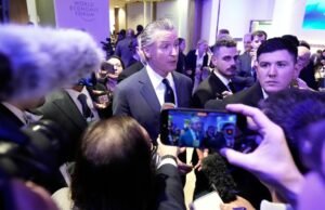 Gavin Newsom diz que a Casa Branca o impediu de falar num fórum internacional em Davos