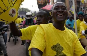 O presidente de Uganda, Museveni, foi reeleito enquanto a oposição rejeitou os resultados
