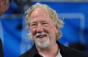 Timothy Busfield se rende no Novo México em caso de agressão sexual
