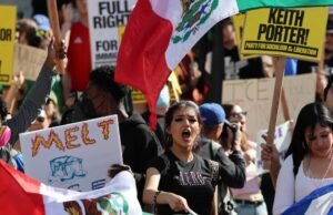 ‘Parada Nacional’ traz protestos a Los Angeles, em todo o país exigindo o fim da violência do ICE