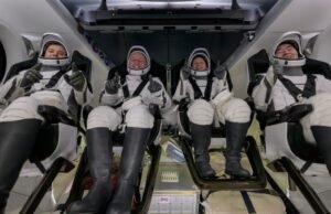 Astronautas doentes retornam à Terra no início da primeira evacuação médica da NASA