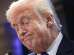 Trump condenou o juiz, anunciando uma nova tarifa de 10% em todo o mundo