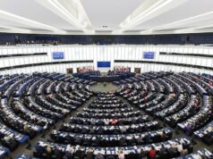 O Parlamento Europeu está a atrasar a aprovação de um acordo comercial com os Estados Unidos após o novo aumento tarifário de Trump.